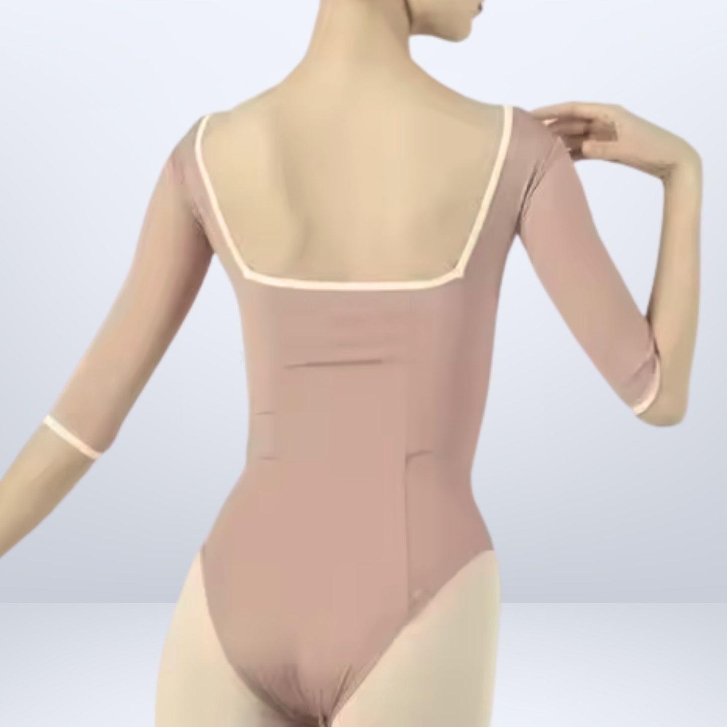 L’étoile Daphné Leotard- Balanced, elegant, and timeless