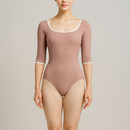 L’étoile Daphné Leotard- Balanced, elegant, and timeless